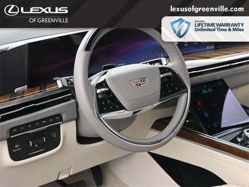 Used 2025 Cadillac Escalade Sport Platinum image 19