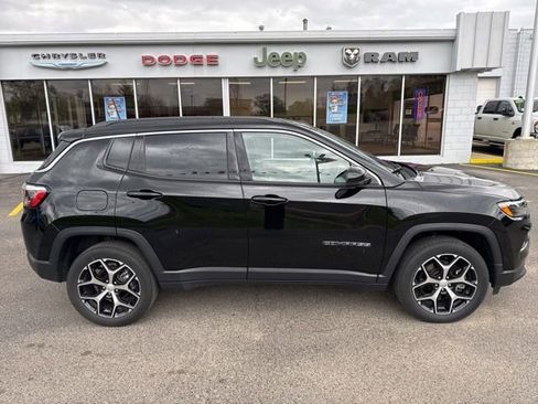 Used 2024 Jeep Compass Limited AWD/4WD image 8