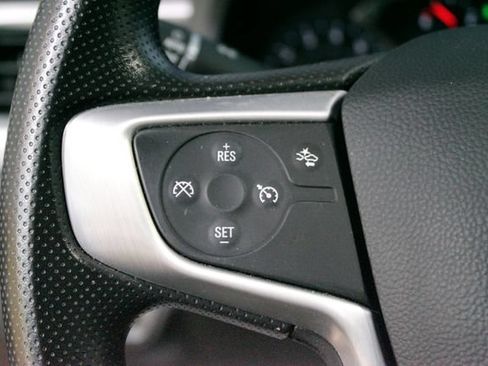 Used 2023 GMC Acadia SLE w/ Driver Convenience Package FWD image 16
