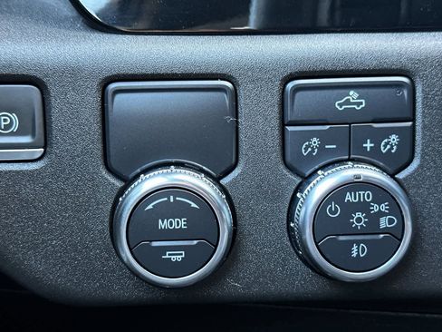 Used 2024 GMC Sierra 1500 Elevation image 37