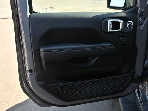 Used 2023 Jeep Wrangler Sahara w/ Cold Weather Group image 16