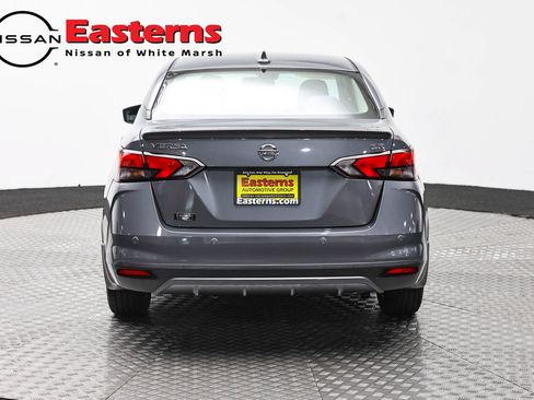 Used 2021 Nissan Versa SR FWD image 6