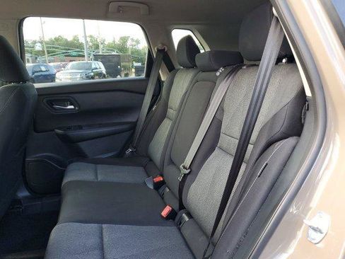 Used 2025 Nissan Rogue SV FWD image 8