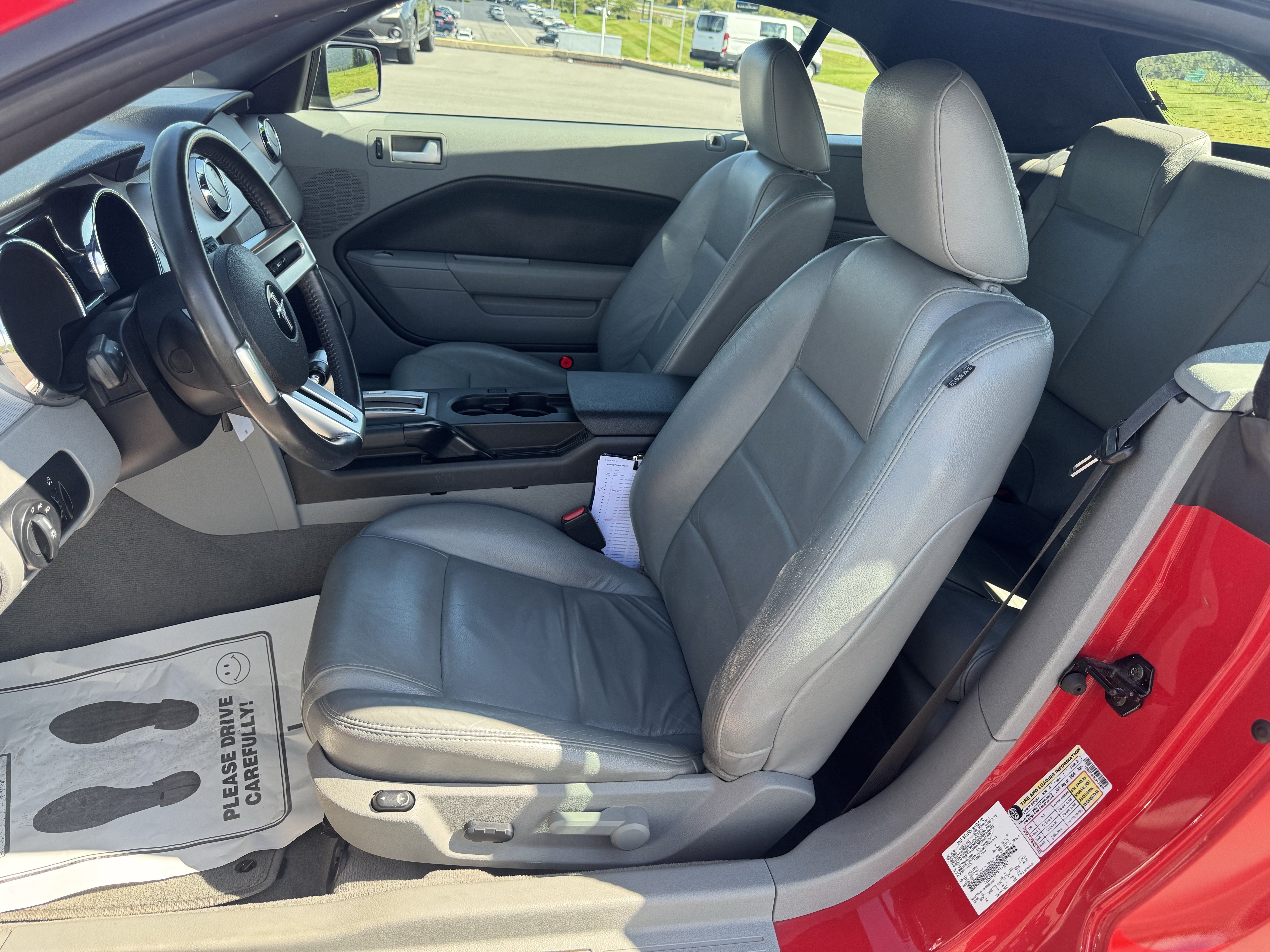 Used 2009 Ford Mustang Convertible RWD image 11