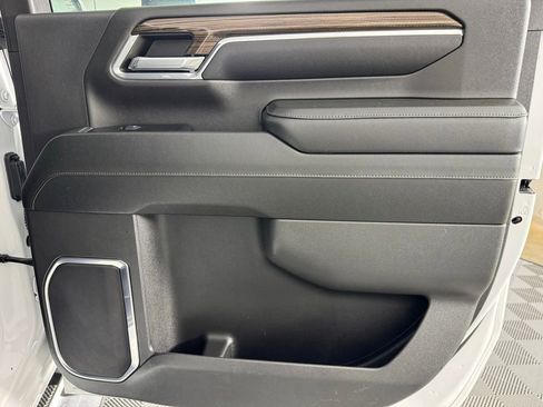 Used 2024 Chevrolet Silverado 2500 LT image 21