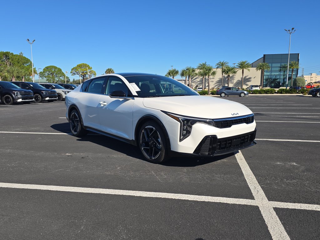 New 2026 Kia K4 GT-Line w/ GT-Line Premium Package FWD image 2