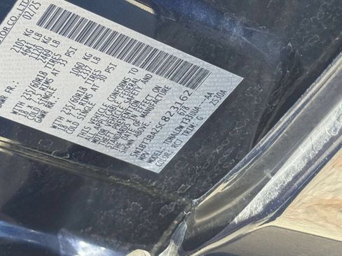 Used 2025 Nissan Rogue SV FWD image 26