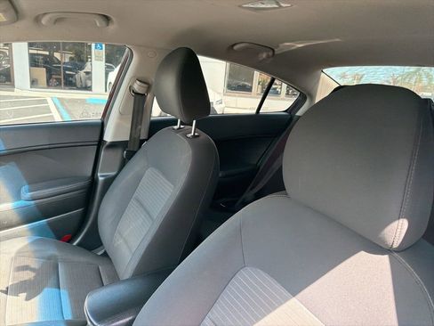 Used 2017 Kia Forte LX w/ LX Popular Package FWD image 10