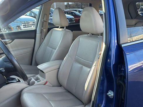 Used 2018 Nissan Rogue SL w/ Premium Package image 10