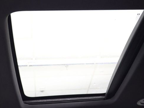 Used 2022 Buick Enclave Avenir w/ Avenir Technology Package image 27