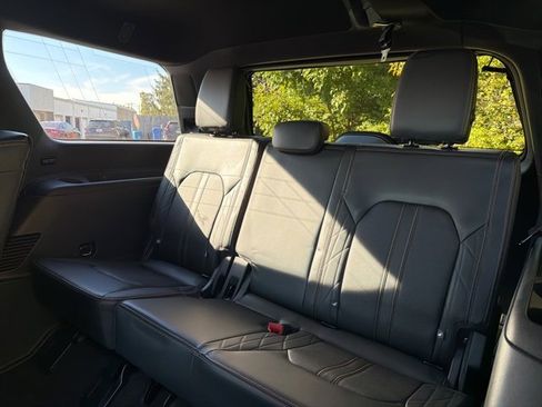 Used 2023 Ford Expedition Platinum image 27