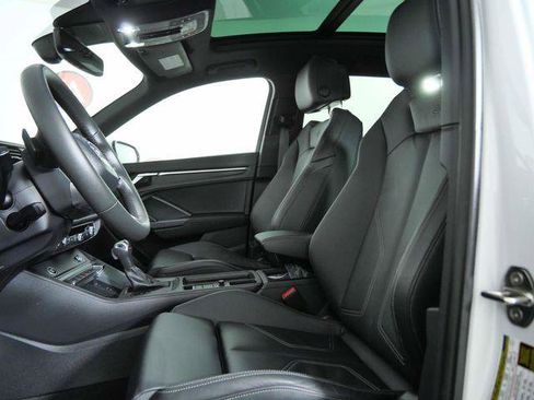 Used 2025 Audi Q3 2.0T Premium w/ Convenience Package AWD/4WD image 17