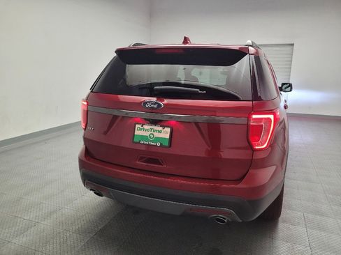 Used 2017 Ford Explorer XLT FWD image 7