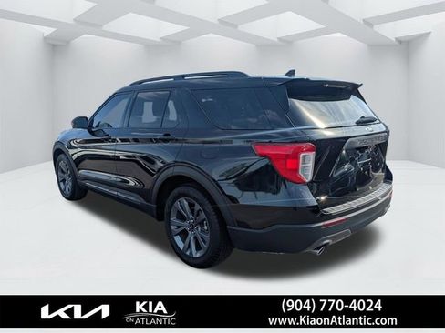 Used 2022 Ford Explorer XLT w/ Equipment Group 202A RWD image 5