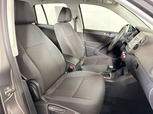 Used 2010 Volkswagen Tiguan S AWD/4WD image 27