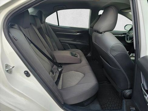 Used 2022 Toyota Camry LE image 11