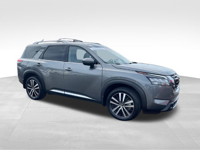 Certified 2025 Nissan Pathfinder Platinum w/ Cargo Package FWD image 2