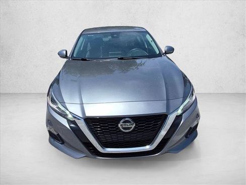 Used 2022 Nissan Altima 2.5 SV FWD image 2