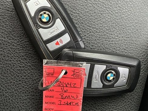 Used 2016 BMW 320i Sedan image 13