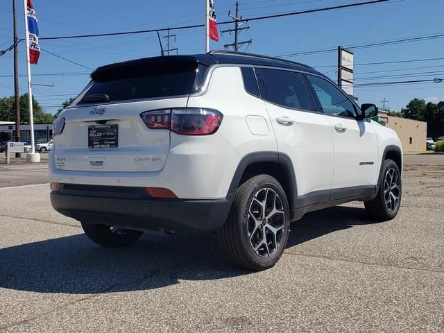 Used 2025 Jeep Compass Limited AWD/4WD image 3
