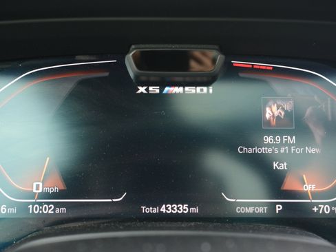 Used 2021 BMW X5 M50i w/ Executive Package image 18