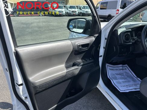 Used 2022 Toyota Tacoma SR RWD image 9