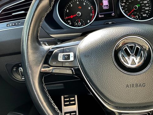 Used 2021 Volkswagen Tiguan SEL AWD/4WD image 13