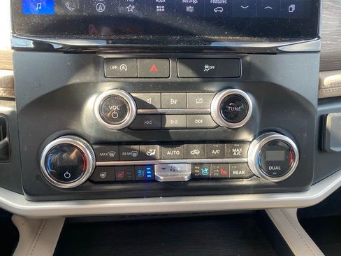 Certified 2024 Ford Expedition Limited image 22