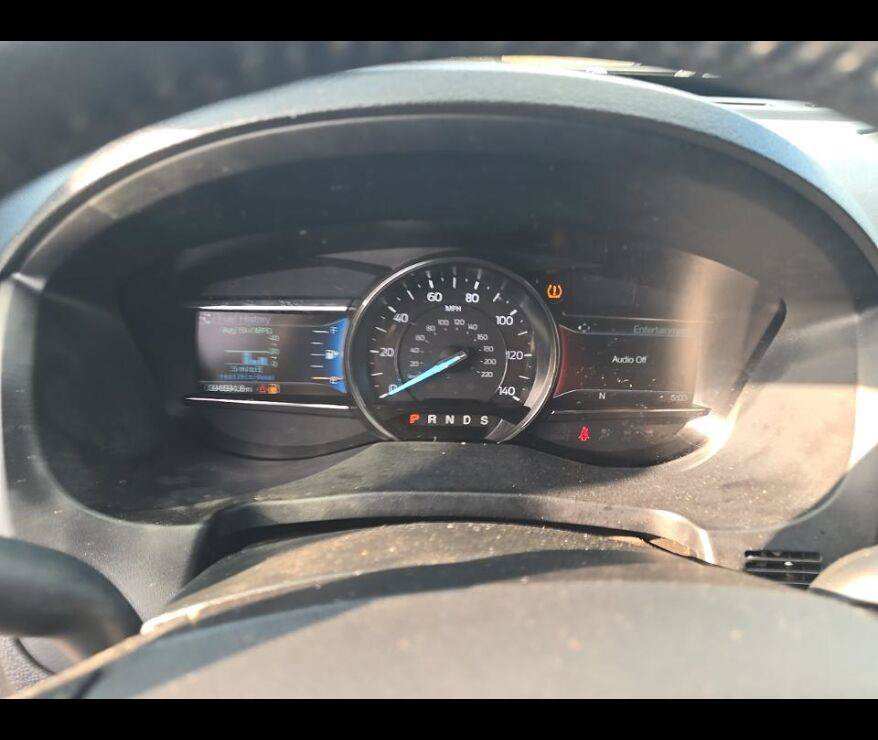 Used 2018 Ford Explorer XLT w/ Equipment Group 202A FWD image 6