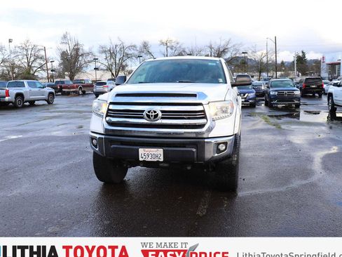 Certified 2017 Toyota Tundra SR5 image 1