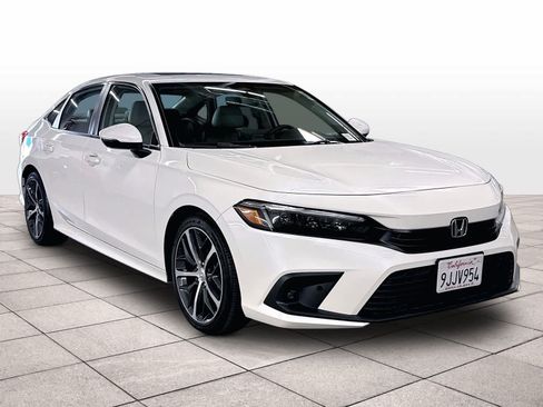 Used 2024 Honda Civic Touring image 2