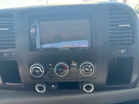 Used 2011 GMC Sierra 1500 W/T RWD image 9
