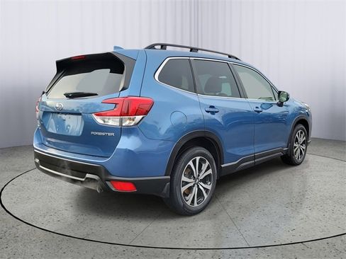 Used 2023 Subaru Forester Limited image 2