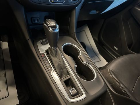 Used 2018 Chevrolet Equinox Premier AWD/4WD image 16