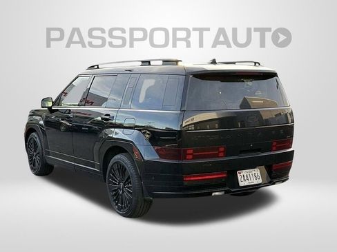 Used 2025 Hyundai Santa Fe Calligraphy AWD/4WD image 2