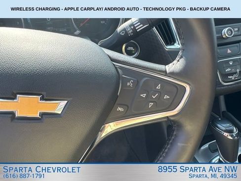 Used 2017 Chevrolet Malibu LT FWD image 17