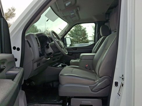 Used 2021 Nissan NV 2500 SV image 16