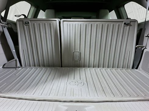 Used 2019 Toyota Highlander Limited image 32