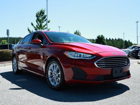 Used 2019 Ford Fusion SE FWD image 3