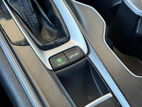 Used 2019 Honda Accord Sport image 5
