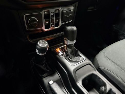 Used 2019 Jeep Wrangler Unlimited Sport S image 21