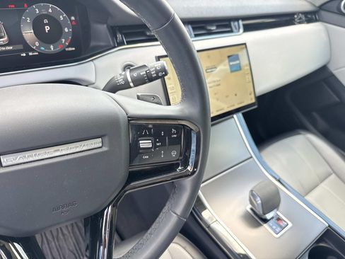 Used 2024 Land Rover Range Rover Evoque Dynamic SE AWD/4WD image 24