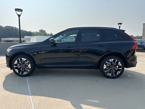 New 2026 Volvo XC60 B5 Plus w/ Climate Package image 4