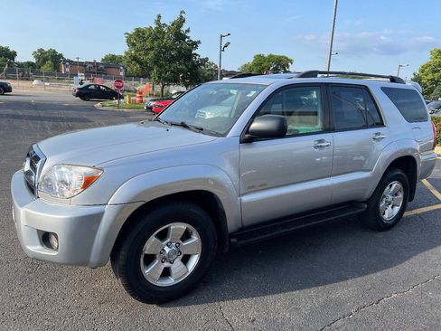 Used 2008 Toyota 4Runner SR5 AWD/4WD image 6