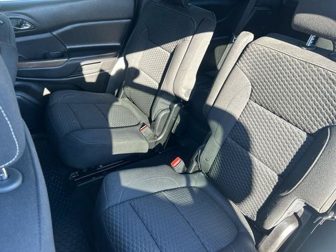 Used 2018 GMC Acadia SLE AWD/4WD image 9