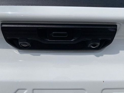 Used 2025 Chevrolet Silverado 1500 W/T image 28