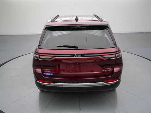 Used 2023 Jeep Grand Cherokee Limited w/ Luxury Tech Group II AWD/4WD image 5