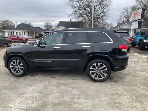 Used 2017 Jeep Grand Cherokee Overland image 6