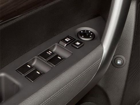 Used 2011 Kia Sorento LX w/ Convenience Pkg image 13