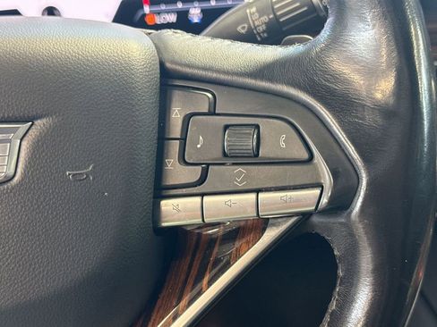 Used 2021 Cadillac Escalade ESV Premium Luxury w/ Driver Assist Tech Package AWD/4WD image 21